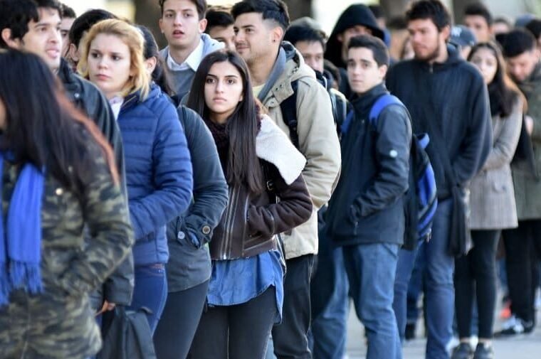 70% de los jóvenes tiene empleo informal o está inactivo