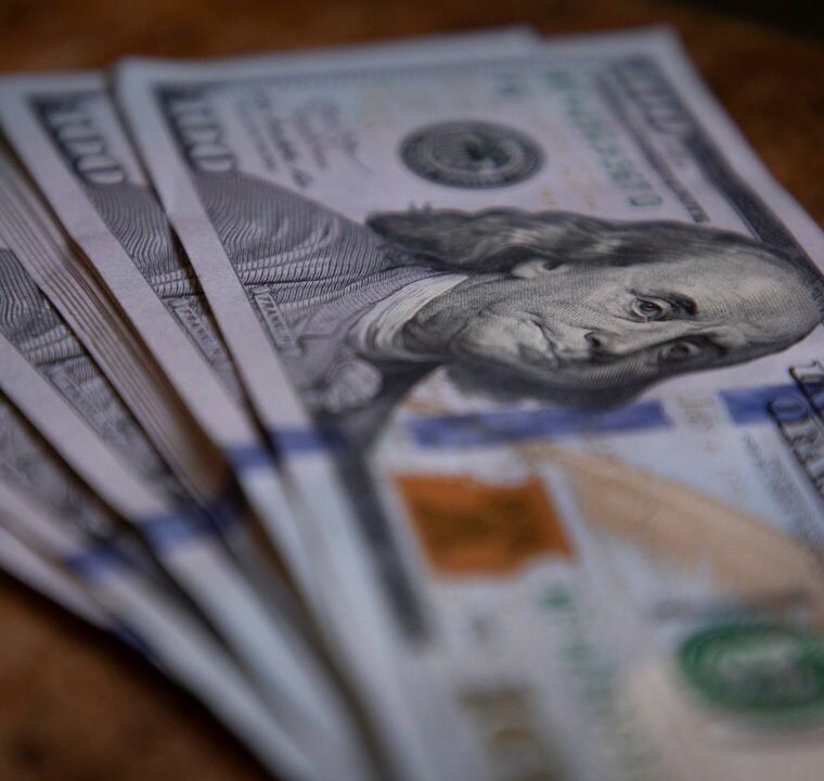 Ahorristas compraron dólares billete por casi US$ 3.000 millones en julio