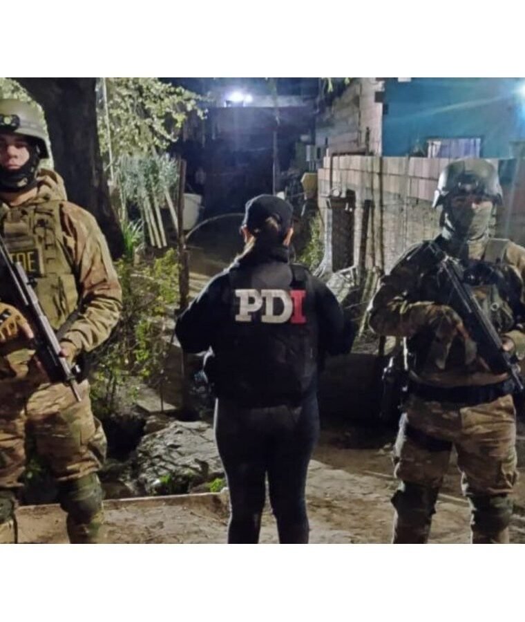 Aprehenden a cuatro por intimidación narco a una escuela